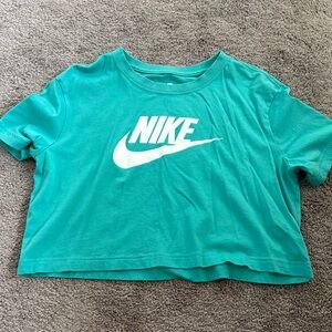 The Nike Tee in small cropped loose fit